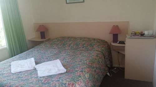Rainbow Motel Kowen Екстер'єр фото